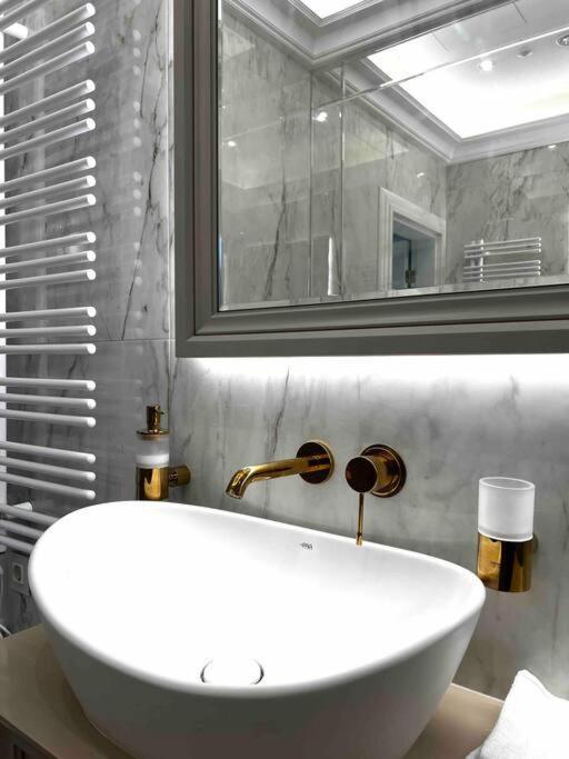 Studio Apartment In The Center Of Riga Bagian luar foto